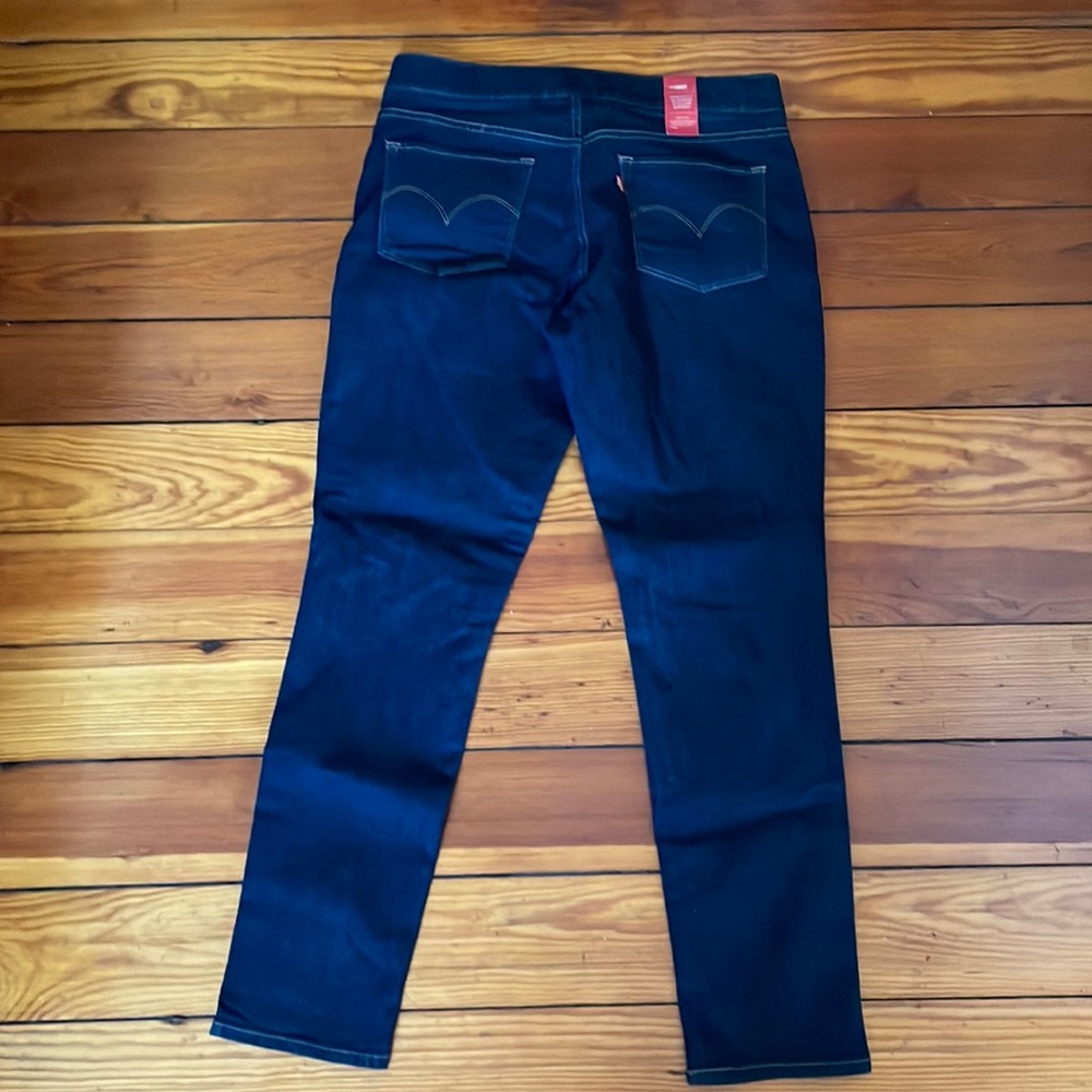 Levi’s perfectly slimming pull on skinny jeans